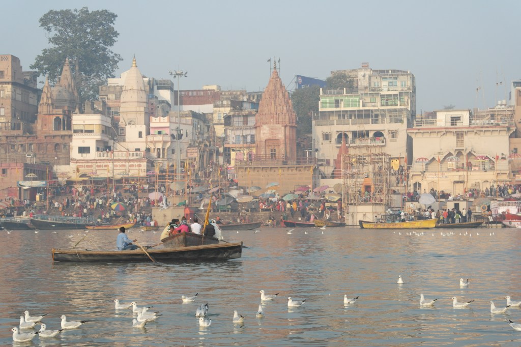 varanasi ganges sunrise boat