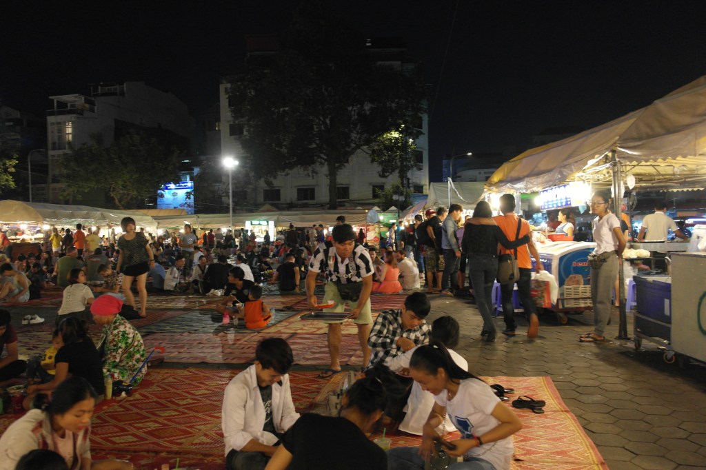 phnom penh night market food area