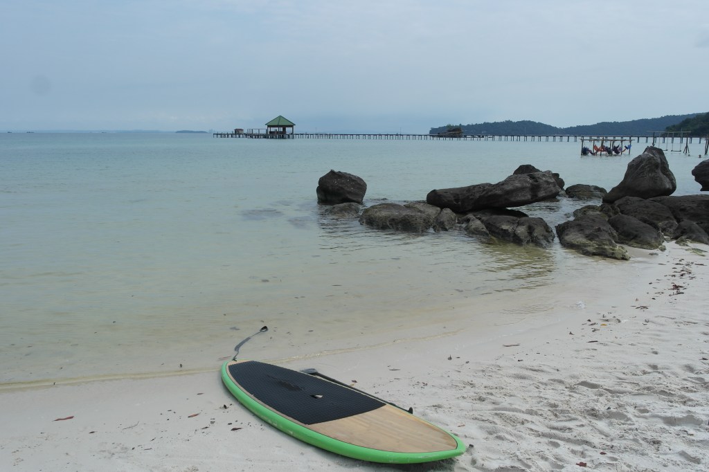 koh rong samloem mad monkey beach